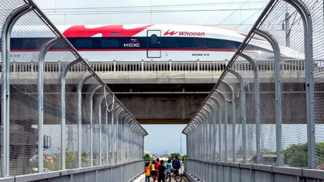 DPR RI Tekankan Penyelidikan Dugaan Mark-Up Proyek Kereta Cepat Harus Transparan - GenPI.co DPR RI Tekankan Penyelidikan Dugaan Mark-Up Proyek Kereta Cepat Harus Transparan - GenPI.co