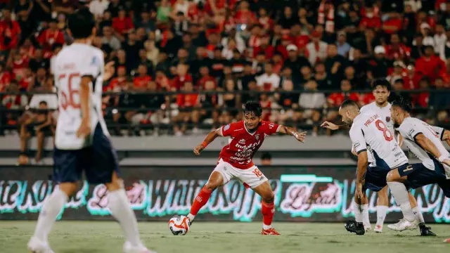 Bali United vs Persib Bandung, Kadek Agung Bertekad Lebih Tajam - GenPI.co Bali United vs Persib Bandung, Kadek Agung Bertekad Lebih Tajam - GenPI.co