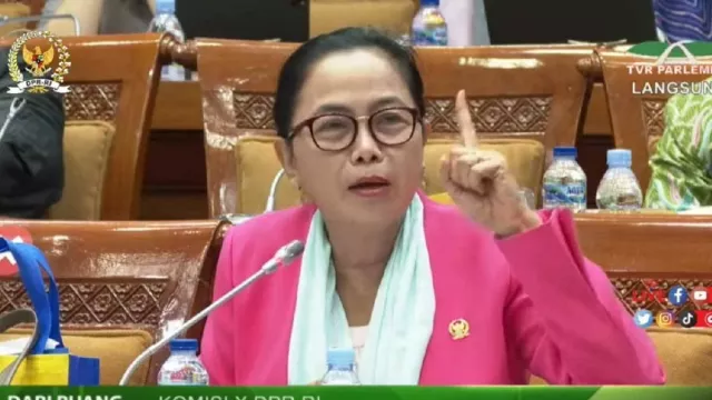 PDIP Ungkap Megawati Pernah Ingatkan Soal Proyek Kereta Cepat Whoosh - GenPI.co PDIP Ungkap Megawati Pernah Ingatkan Soal Proyek Kereta Cepat Whoosh - GenPI.co