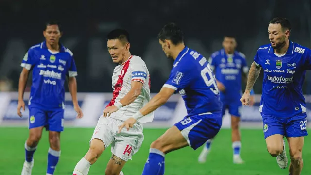 Dibungkam Persib Bandung, Pelatih Persis Solo Kecewa Berat - GenPI.co Dibungkam Persib Bandung, Pelatih Persis Solo Kecewa Berat - GenPI.co