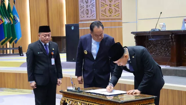 Wagub Cik Ujang Hadiri Rapat Paripurna XXIV, Pemprov Sumsel Komitmen Perkuat Kebijakan Publik - GenPI.co Wagub Cik Ujang Hadiri Rapat Paripurna XXIV, Pemprov Sumsel Komitmen Perkuat Kebijakan Publik - GenPI.co
