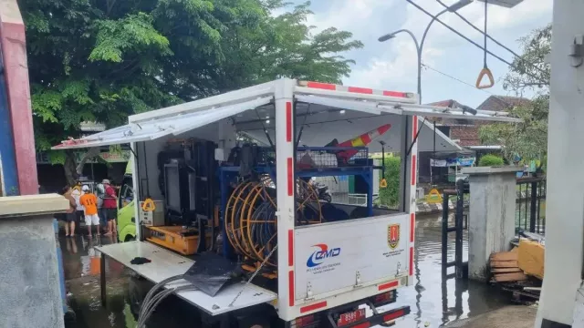 DPU Semarang Kerahkan 44 Pompa Air untuk Kendalikan Banjir, Ada Back Up Pompa Mobile - GenPI.co DPU Semarang Kerahkan 44 Pompa Air untuk Kendalikan Banjir, Ada Back Up Pompa Mobile - GenPI.co