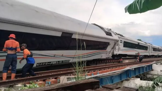 DJKA Evaluasi Menyeluruh Seusai Anjloknya KA Purwojaya di Bekasi - GenPI.co DJKA Evaluasi Menyeluruh Seusai Anjloknya KA Purwojaya di Bekasi - GenPI.co
