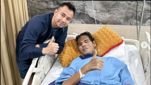 Raffi Ahmad Bantu Pengobatan Fahmi Bo, Semoga Lekas Sembuh - GenPI.co Raffi Ahmad Bantu Pengobatan Fahmi Bo, Semoga Lekas Sembuh - GenPI.co