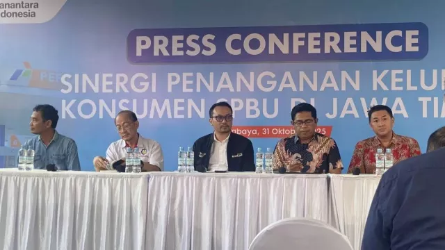 Heboh Isu Pertalite Tercampur Air, Pertamina Sisir 300 SPBU di Pantura Jawa Timur - GenPI.co Heboh Isu Pertalite Tercampur Air, Pertamina Sisir 300 SPBU di Pantura Jawa Timur - GenPI.co