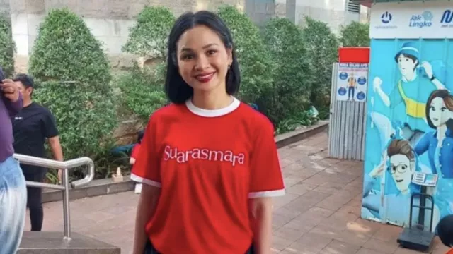 Jaga Lingkungan, Andien Selalu Libatkan Keluarga - GenPI.co