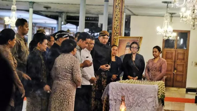 Sinuhun PB XIII Wafat, Dimakamkan di Imogiri 5 November - GenPI.co