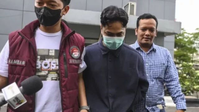 Sejak Kapan Onad Pakai Narkoba? Polisi Juga Belum Tahu - GenPI.co