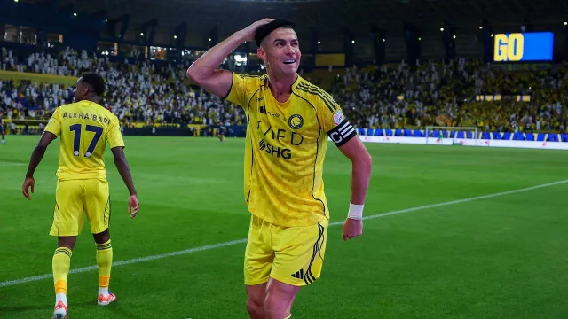 Ronaldo Siap Gantung Sepatu, Ingin Nikmati Waktu Bersama Keluarga - GenPI.co