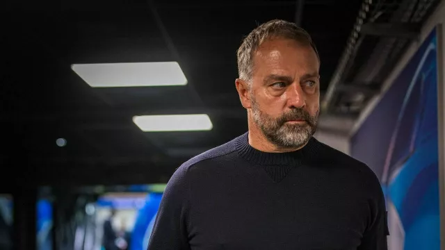 Barcelona Gagal Menang, Hansi Flick Sorot Rapuhnya Lini Belakang - GenPI.co