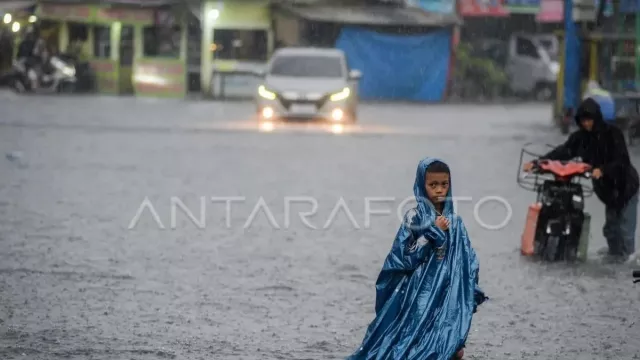 Warga Tangerang Diminta Waspada Hujan Lebat hingga 15 November 2025 - GenPI.co