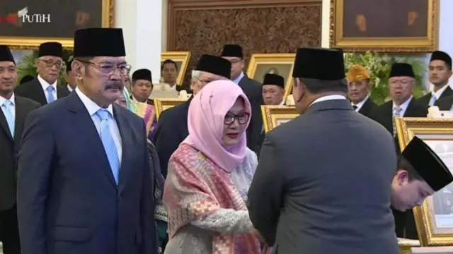 Soeharto, Gus Dur, dan Marsinah Dianugerahi Gelar Pahlawan Nasional Oleh Prabowo - GenPI.co