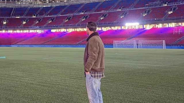 Lionel Messi Kunjungi Camp Nou Tanpa Izin Barcelona - GenPI.co