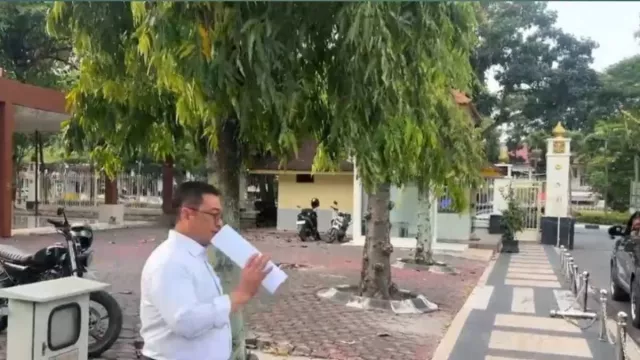 KPK Geledah Kantor Gubernur Riau, Sekda dan Kabag Protokol Ikut Diperiksa - GenPI.co