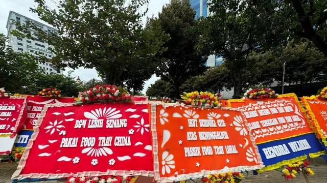 Tuntut Keadilan, Produsen Food Tray Kirim Karangan Bunga ke Kemenkeu - GenPI.co