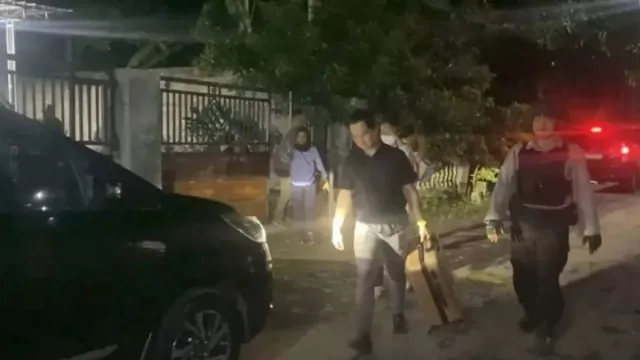 Rumah Direktur RSUD dr Harjono di Madiun Digeledah KPK, Temukan 2 Mobil Mewah - GenPI.co