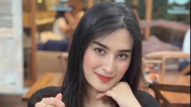 Angbeen Rishi Tetap Bersahabat Baik dengan Adly Fairuz demi Anak - GenPI.co