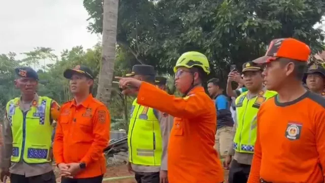 Pencarian Korban Longsor Cilacap Dipercepat, Tim SAR Gunakan Alat Berat - GenPI.co