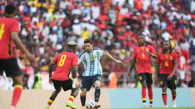 Argentina Bungkam Angola, Messi Cetak Sejarah Baru - GenPI.co