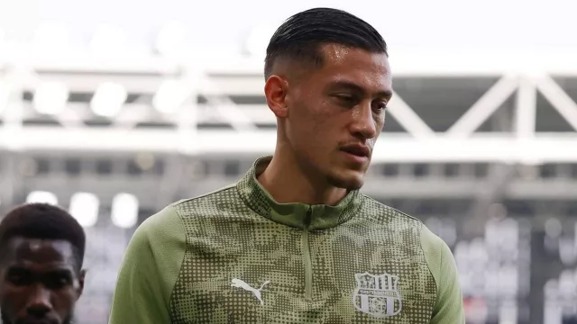 Jay Idzes Ingin Sassuolo Bertahan di Serie A Italia - GenPI.co