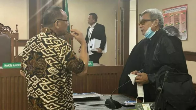 Eks Sekretaris MA Didakwa Cuci Uang Rp308 M, Modusnya Simpan Rekening Orang Lain - GenPI.co