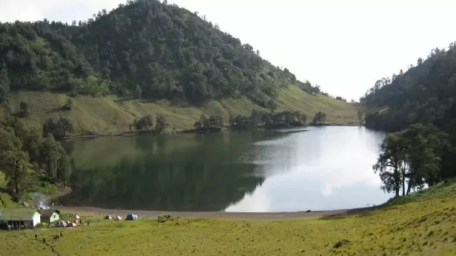 Imbas Erupsi Gunung Semeru, 178 Pendaki Bertahan di Ranu Kumbolo - GenPI.co