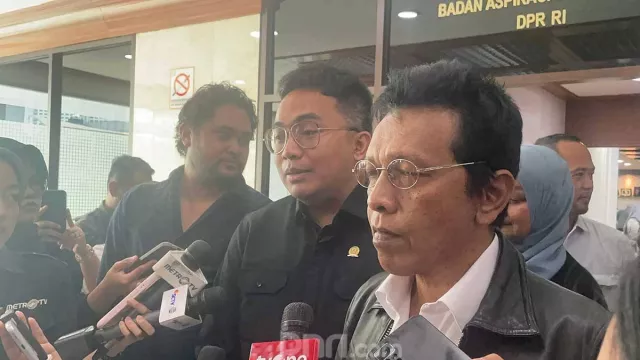 Adian Napitupulu Minta Pemerintah Lebih Objektif Soal Thrifting - GenPI.co