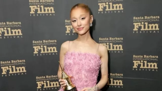 Ariana Grande Akan Vakum, Tur Eternal Sunshine Jadi Momen Happy Terakhir - GenPI.co