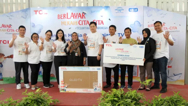 TCL dan Electronic City Salurkan 200 TV untuk Dukung Pembelajaran Visual di Sekolah - GenPI.co