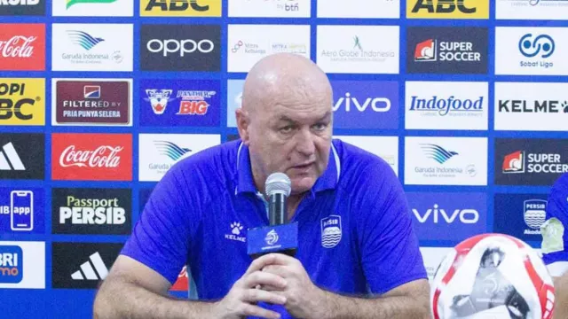 Bojan Hodak Puas Kinerja Pertahanan Persib Bandung, Tak Jebol Lawan Dewa United - GenPI.co