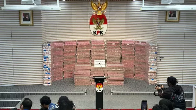  Bukan Dipinjam dari Bank, Uang Rampasan - GenPI.co