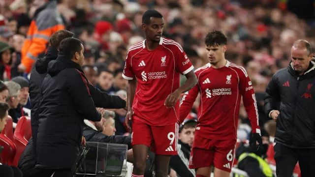  Dibantai Nottingham Forest, Liverpool ke Posisi 11 - GenPI.co