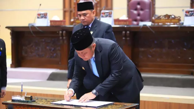 Propemperda 2026 Disahkan, Herman Deru Segera Serahkan Dokumen ke Kemendagri - GenPI.co