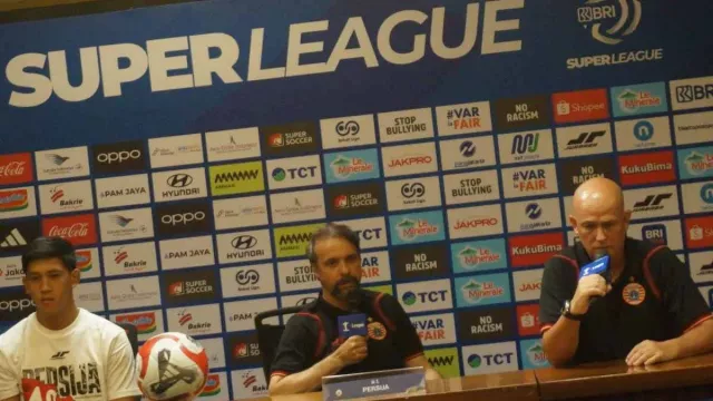 Mauricio Souza Tak Masalah, Rizky Ridho Absen Laga Persija Jakarta vs PSIM - GenPI.co