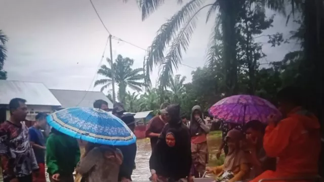 Agam Dilanda Bencana, Seluruh Siswa PAUD hingga SMP Belajar dari Rumah - GenPI.co