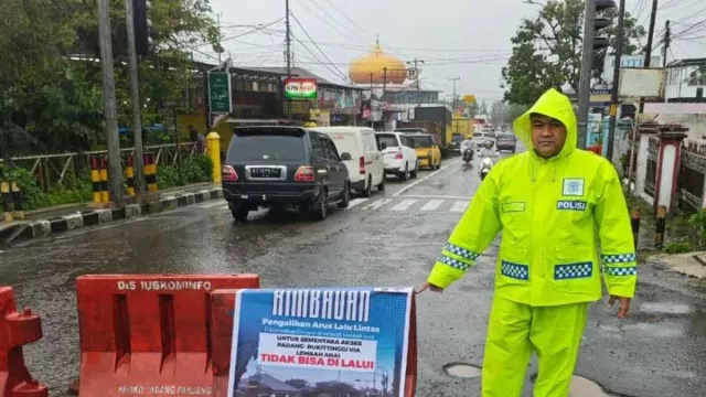 3 Titik Longsor Tutup Akses Lembah Anai, Polisi Imbau Cari Jalur Alternatif - GenPI.co