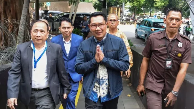 Beri Uang Pribadi ke Lisa Mariana, Ridwan Kamil Merasa Diperas - GenPI.co