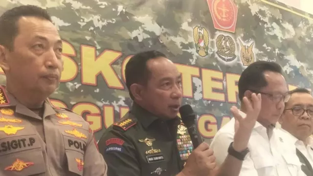 Panglima Soal Korban Bencana Punguti Beras di Tanah, Heli Disebut Tak Bisa Mendarat - GenPI.co