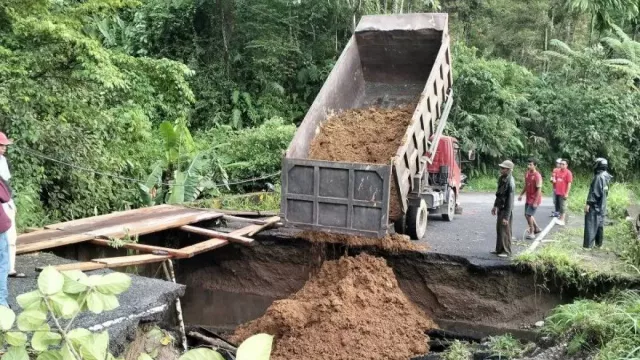 Semua Wilayah Sumbar Sudah Bisa Dijangkau, Penyaluran Bantuan Diharapkan Makin Cepat - GenPI.co
