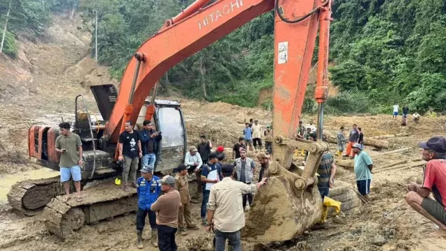 13 Jembatan Aceh Timur Rusak Diterjang Banjir, BPBD Bangun Jembatan Darurat - GenPI.co