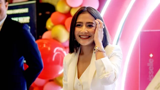 Cellbooster Gaet Prilly Latuconsina sebagai Brand Ambassador - GenPI.co