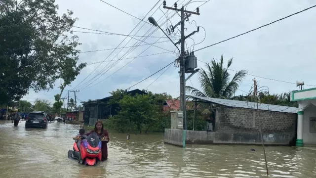 2 Kecamatan Serdang Bedagai Sumut Masih Kebanjiran, Warga Bertahan di Pengungsian - GenPI.co