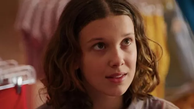Millie Bobby Brown Hobi Ngemil Wortel Kecil saat Syuting - GenPI.co