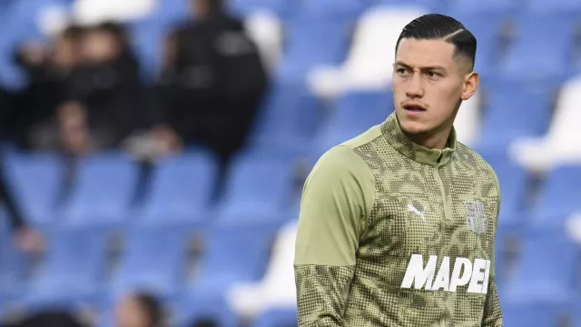 Allegri Tolak Kedatangan Jay Idzes ke AC Milan - GenPI.co