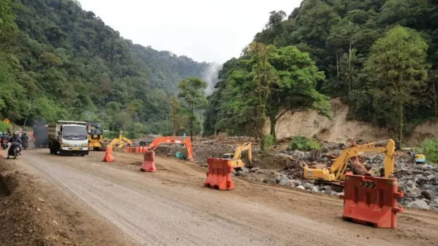 Motor Sudah Bisa Melintasi Lembah Anai, Mobil Menyusul 15 Desember - GenPI.co