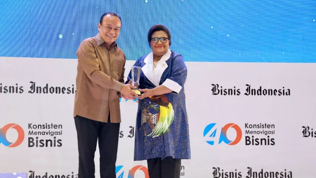 Selamat, Wamendagri Ribka Haluk Terima Penghargaan Tokoh Percepatan Pembangunan Papua - GenPI.co
