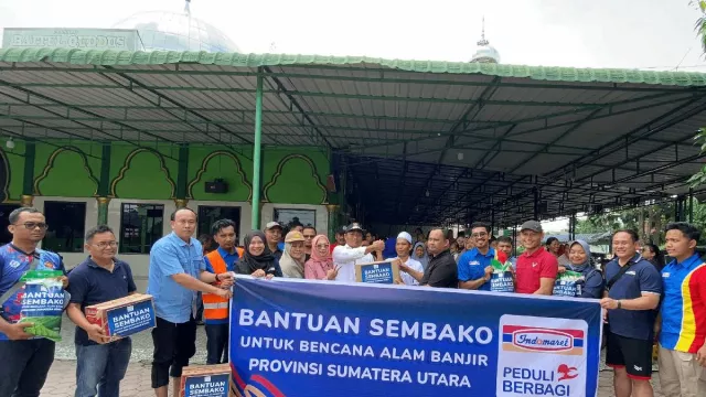  Hadir Beri Bantuan kepada Masyarakat di Tengah Musibah - GenPI.co