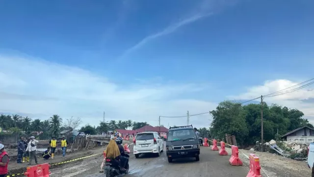 Jalur Meureudu–Pidie Jaya Normal, Jembatan Krueng Meureudu Sudah Dibuka - GenPI.co