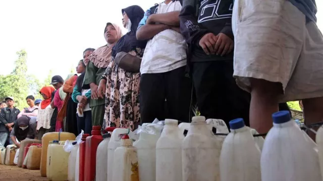 Legislator PDIP Ungkap BBM Masih Langka di Sumut, Kinerja Pertamina Dipertanyakan - GenPI.co