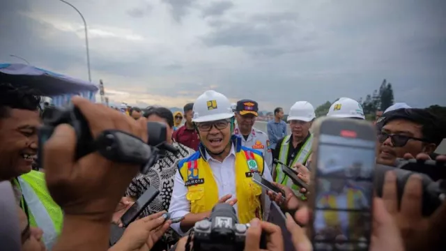 Muhammad Farhan Minta Warga Bandung Tak Terprovokasi Konten Resbob - GenPI.co